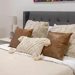 City Verve Modern 2Br In Ndg Mtl
